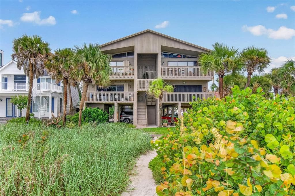 300 BEACH TRAIL 201 photo 1