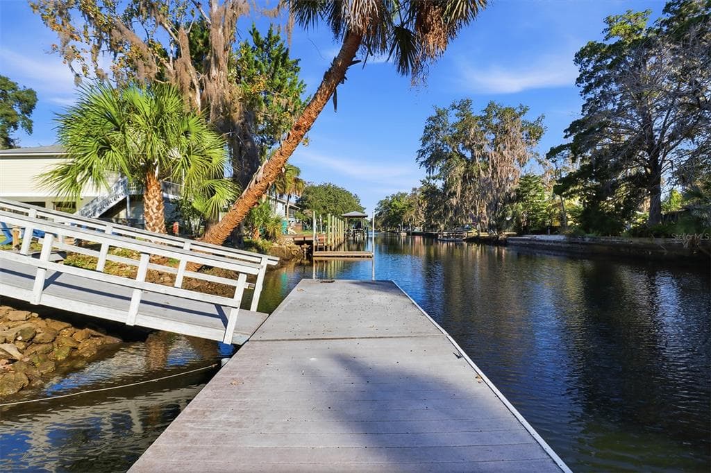 3619 N SUWANNEE POINT photo 4
