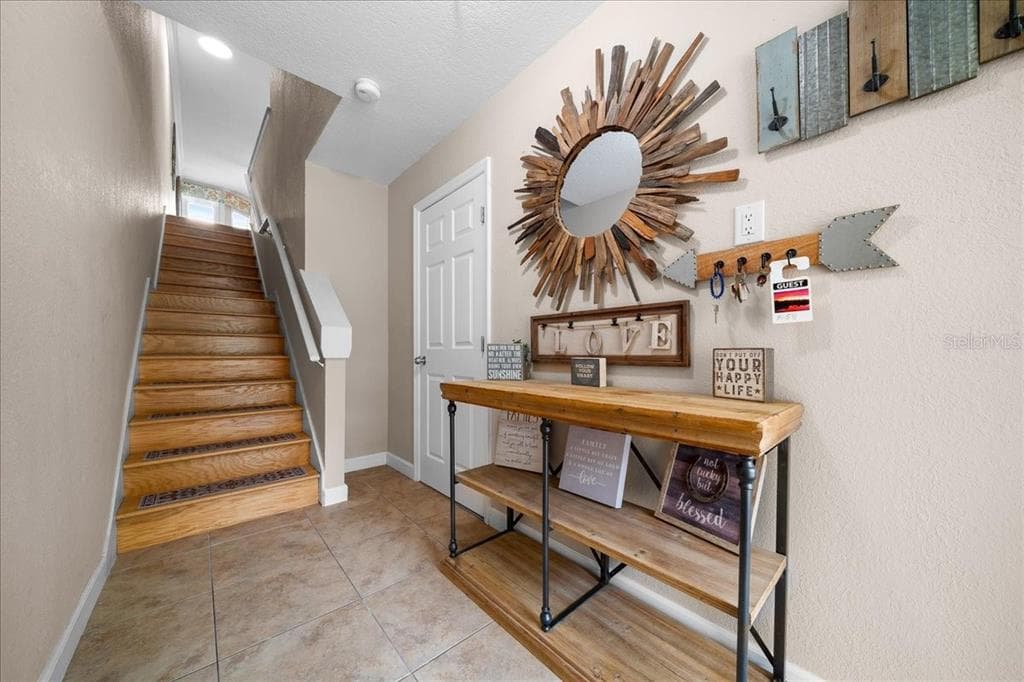 158 BRENT CIRCLE photo 5
