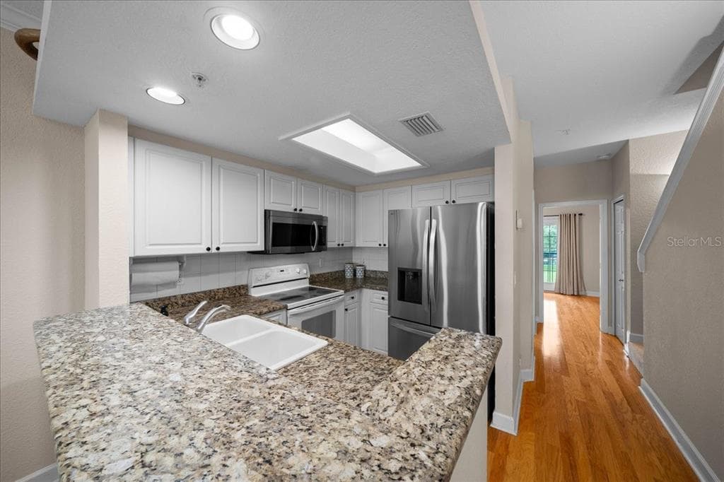 158 BRENT CIRCLE photo 9