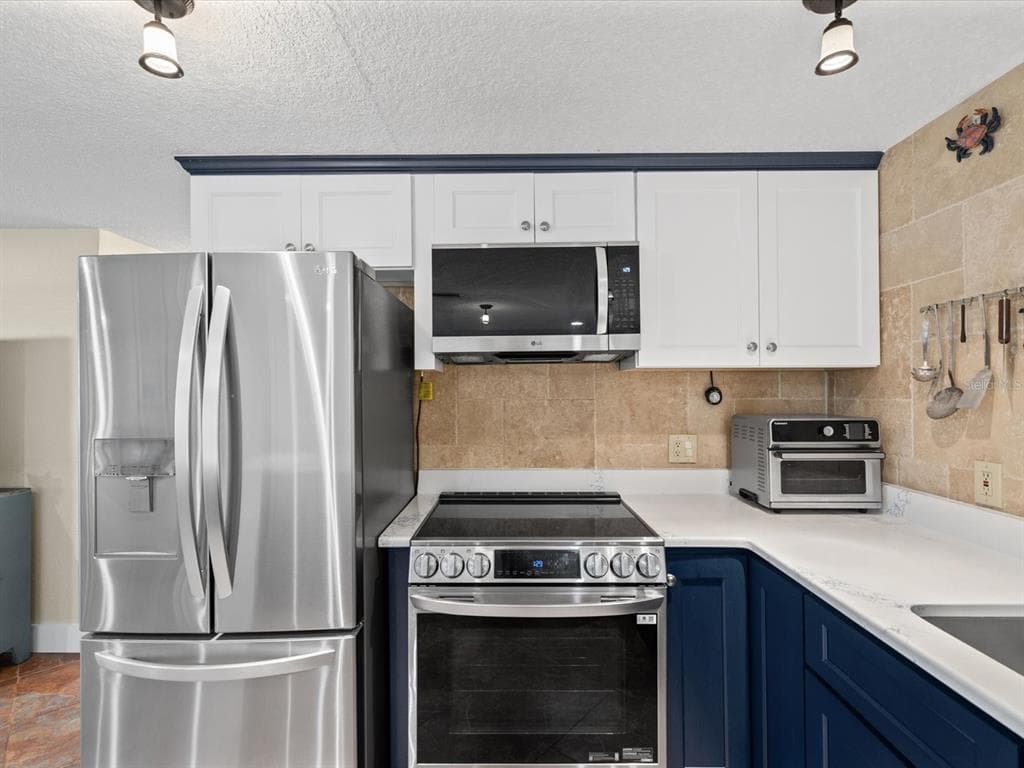 13521 VERONICA DRIVE photo 9