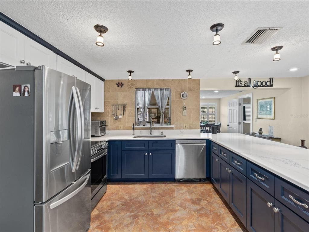 13521 VERONICA DRIVE photo 8
