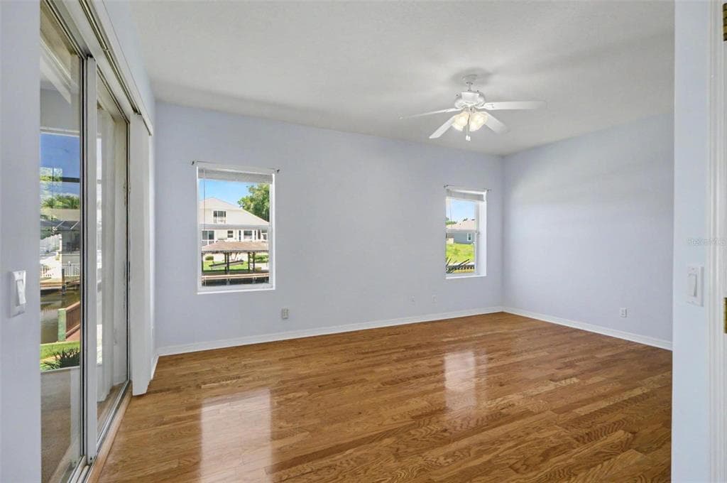 40 COLUMBIA LANE photo 17