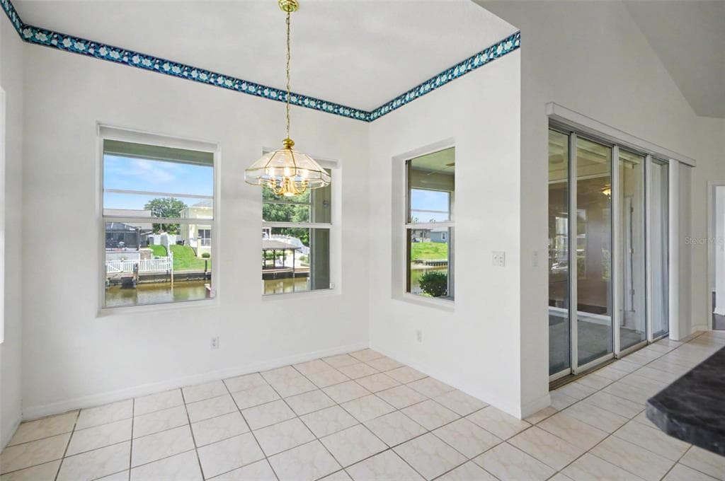40 COLUMBIA LANE photo 12