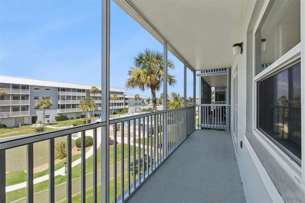 315 N CAUSEWAY B302 photo 2