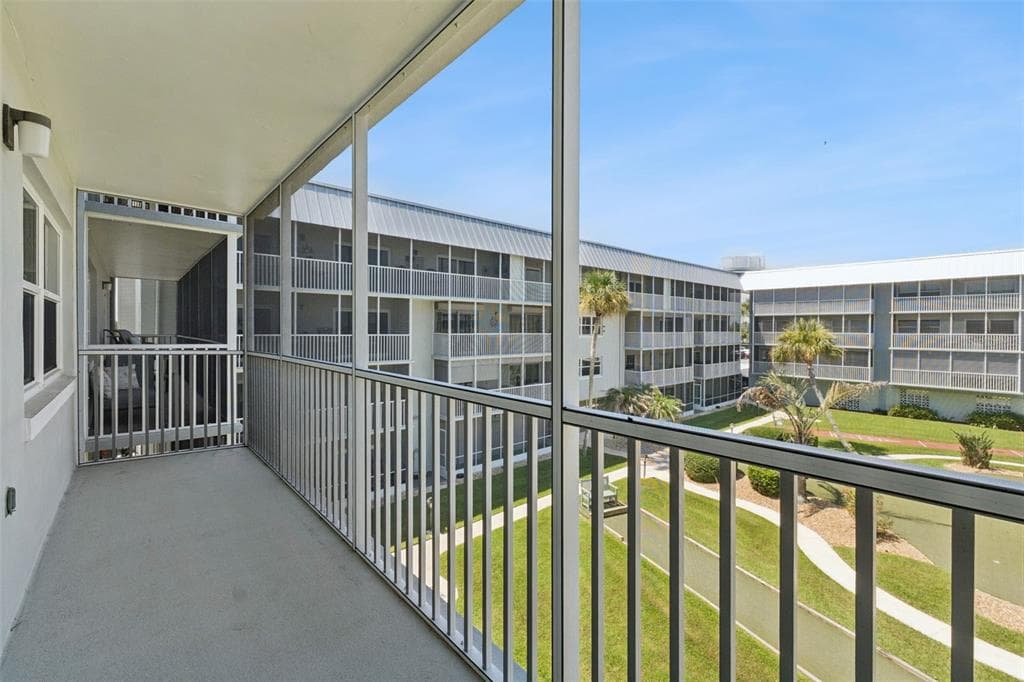 315 N CAUSEWAY B302 photo 18