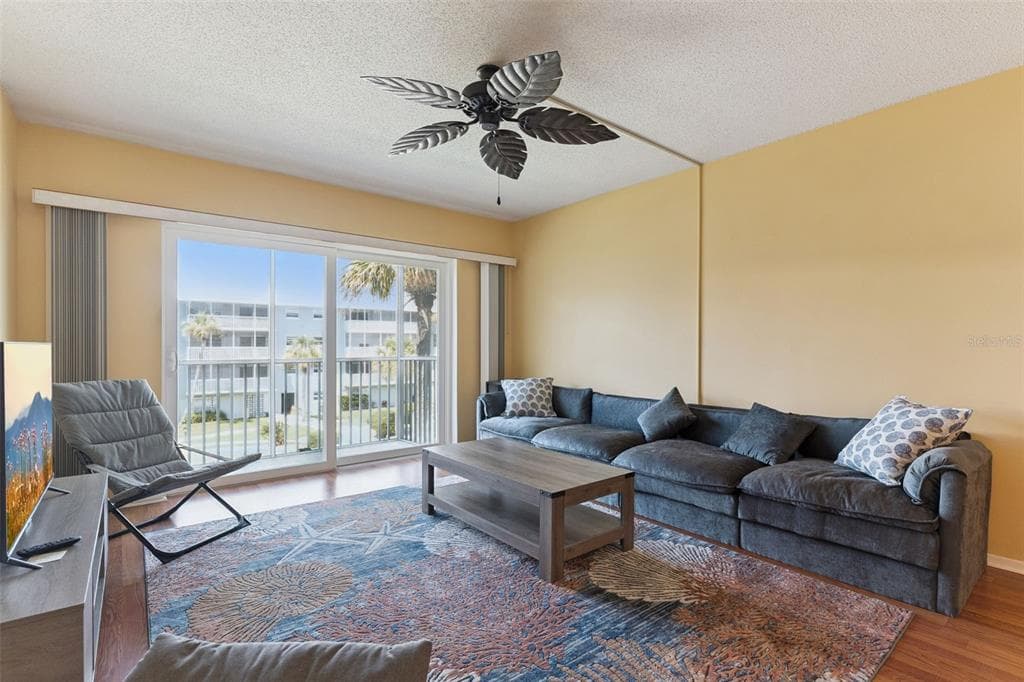 315 N CAUSEWAY B302 photo 11