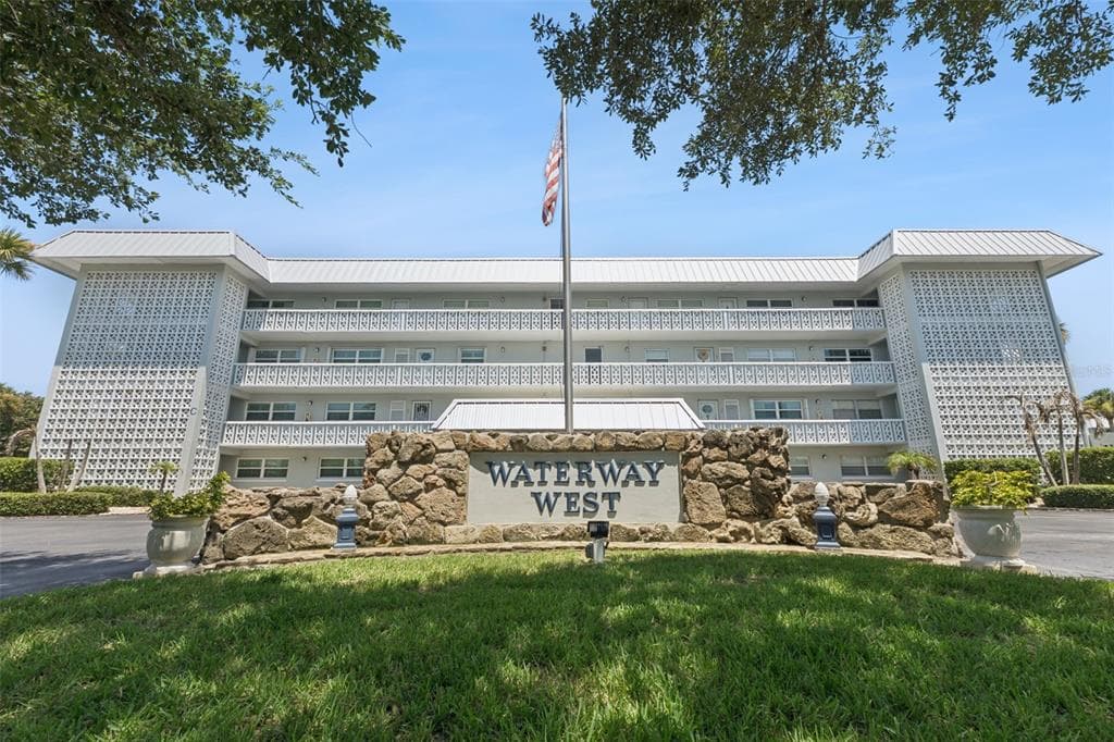 315 N CAUSEWAY B302 photo 4