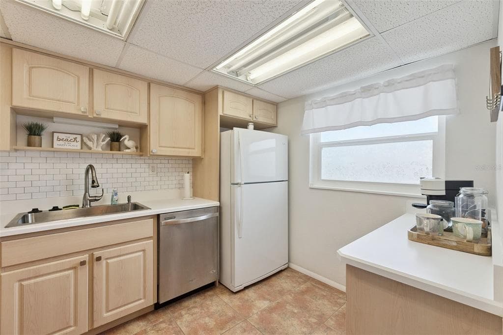 315 N CAUSEWAY B302 photo 8