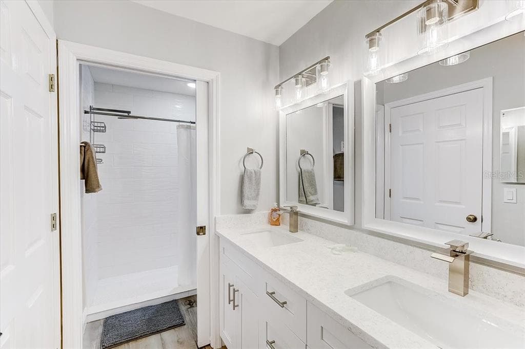 2424 BAY DRIVE 2424/2426 photo 17