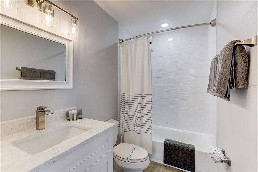 2424 BAY DRIVE 2424/2426 photo 20