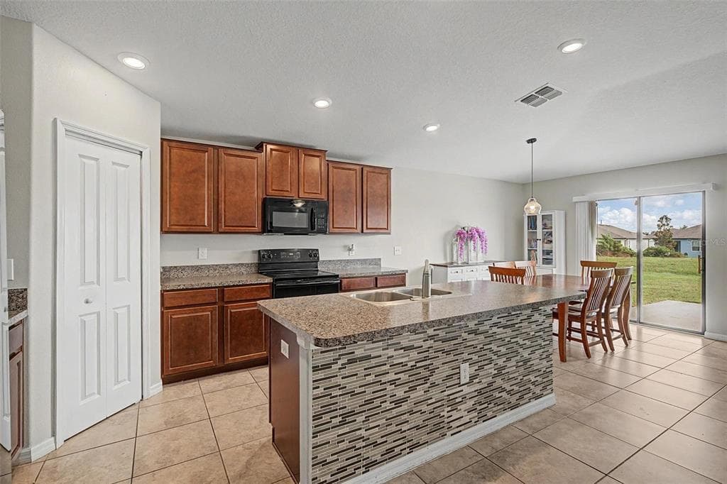 9625 SAGE CREEK DRIVE photo 8
