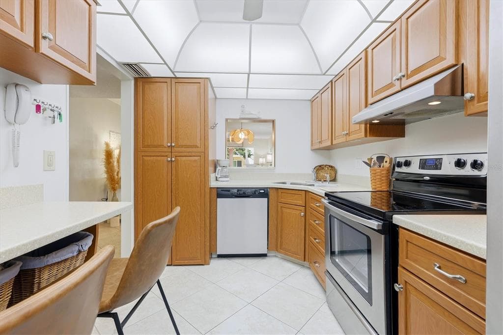 220 SANTA MARIA STREET 139 photo 21