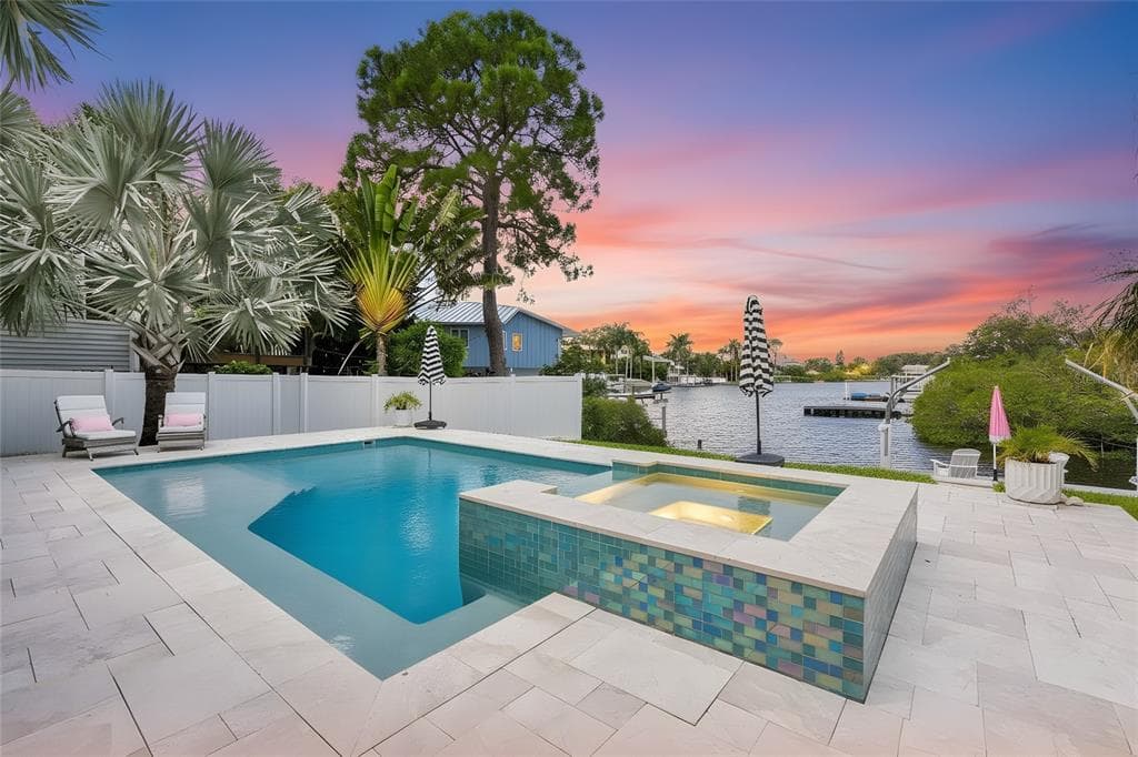 223 PINECREST DRIVE photo 4