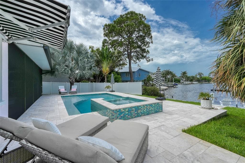 223 PINECREST DRIVE photo 8