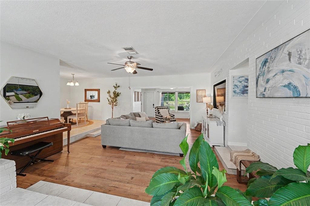 8879 LAKEWOOD DRIVE photo 3