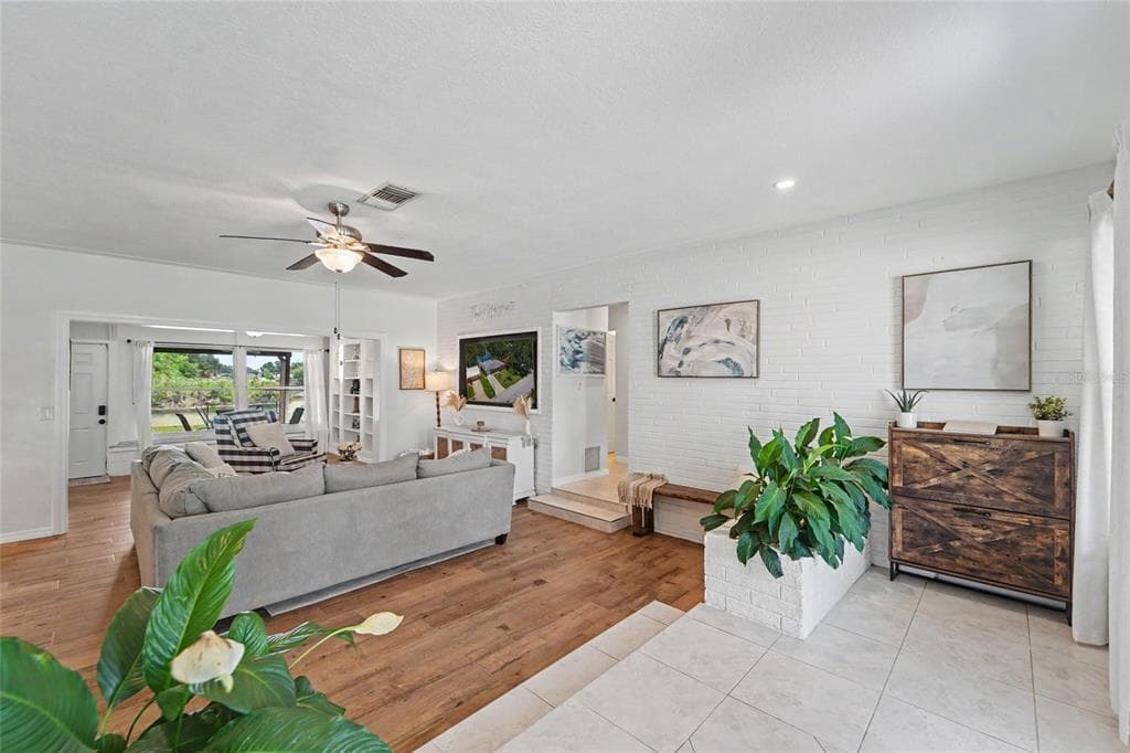 8879 LAKEWOOD DRIVE photo 4