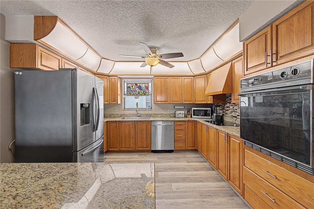 13337 SUSAN DRIVE photo 18