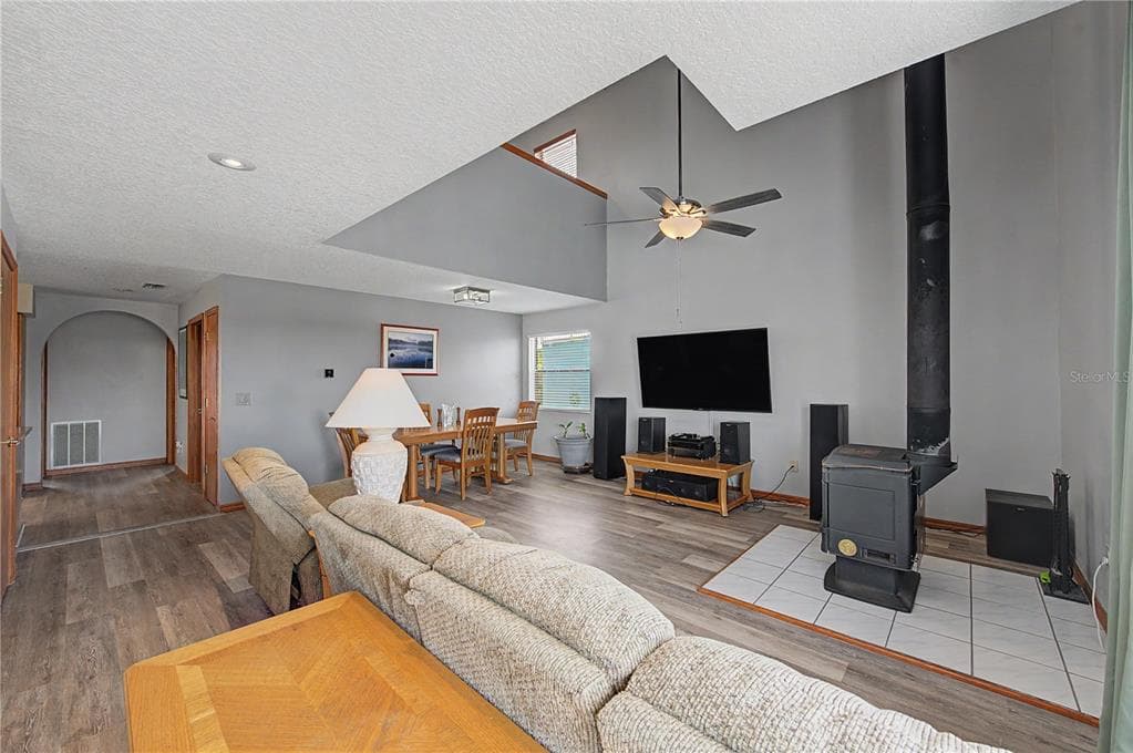 13337 SUSAN DRIVE photo 11