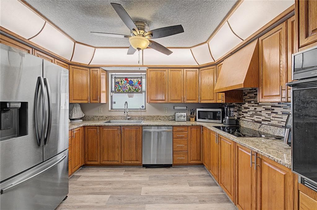 13337 SUSAN DRIVE photo 19