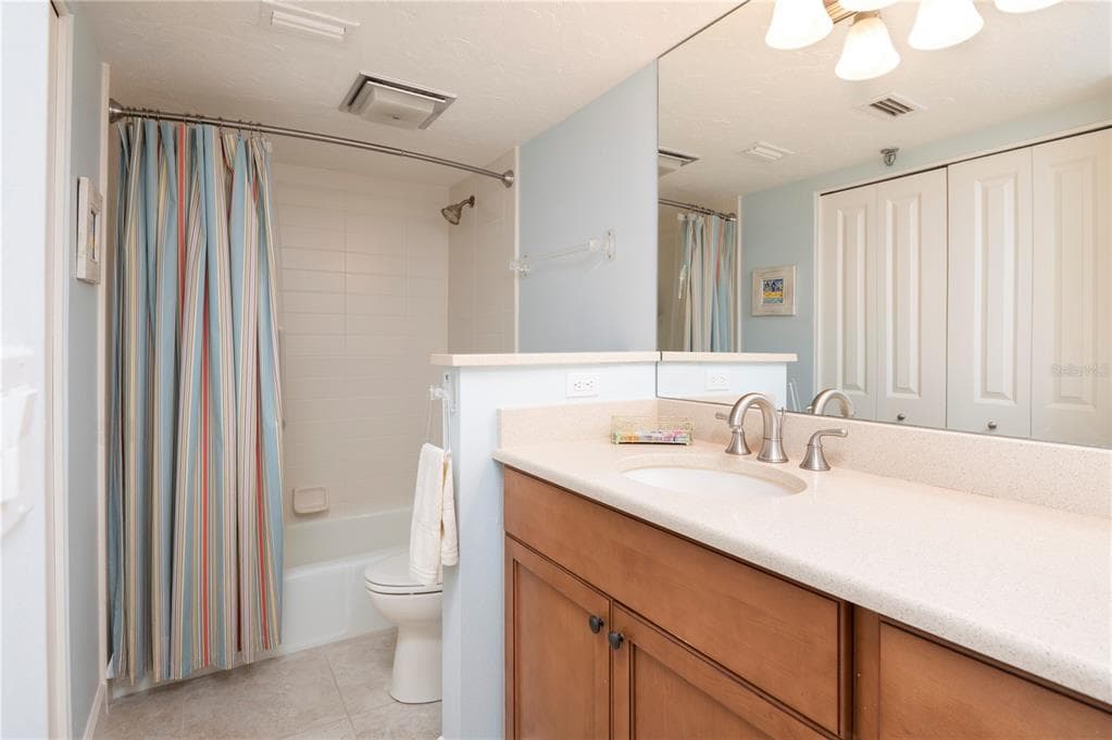 2675 GULF OF MEXICO DRIVE 204 photo 24