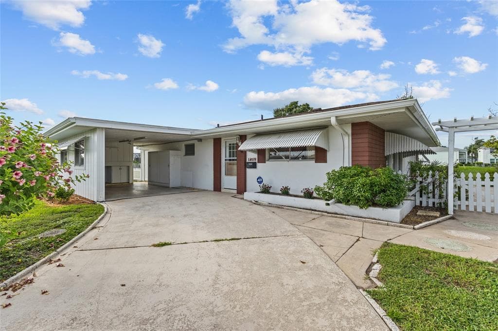5702 ESPANOLA AVENUE photo 2