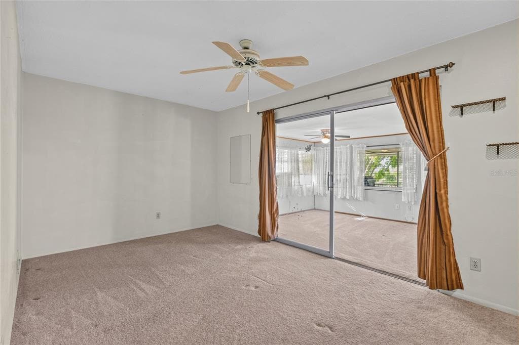 5702 ESPANOLA AVENUE photo 18