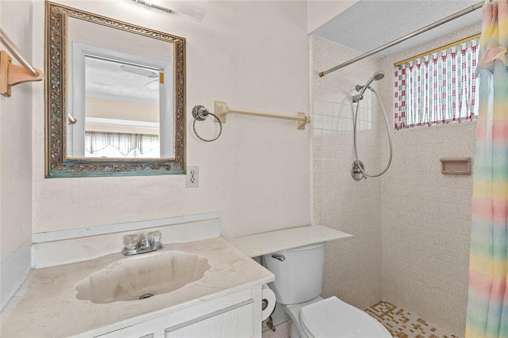 5702 ESPANOLA AVENUE photo 15