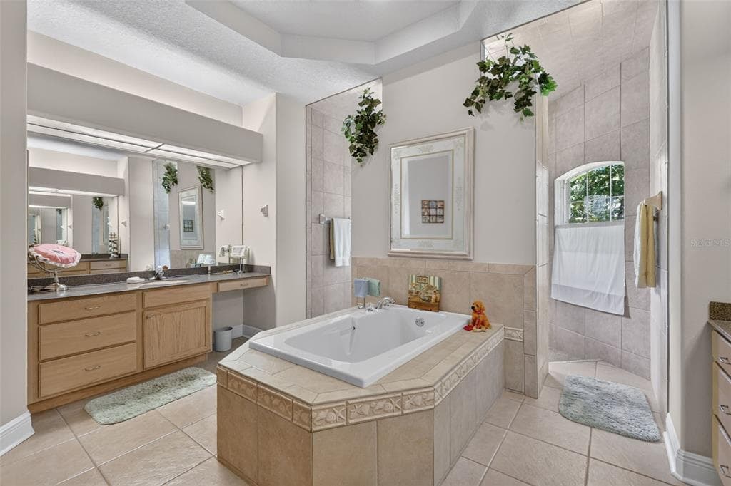 720 NORTHWEST SNUG HARBOR ROAD photo 13