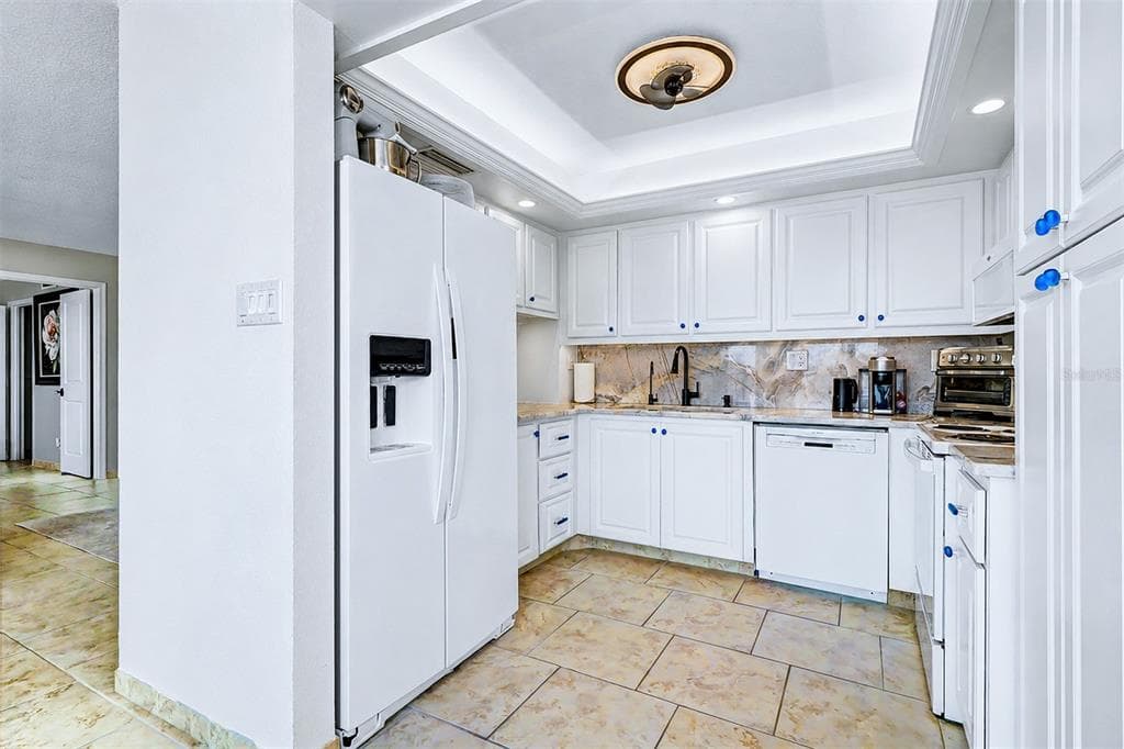 6145 SUN BOULEVARD 306 photo 13