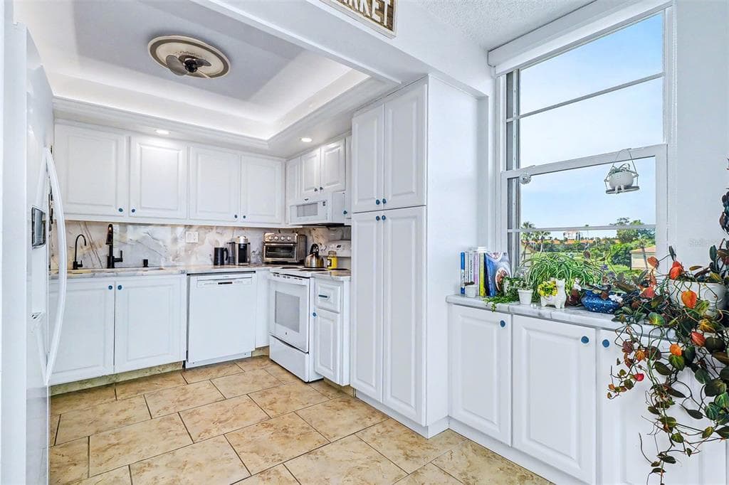 6145 SUN BOULEVARD 306 photo 12