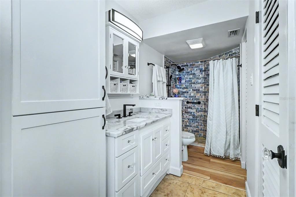 6145 SUN BOULEVARD 306 photo 21