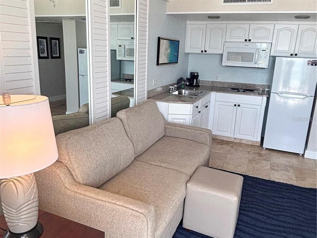 5500 GULF BOULEVARD 7221 photo 8