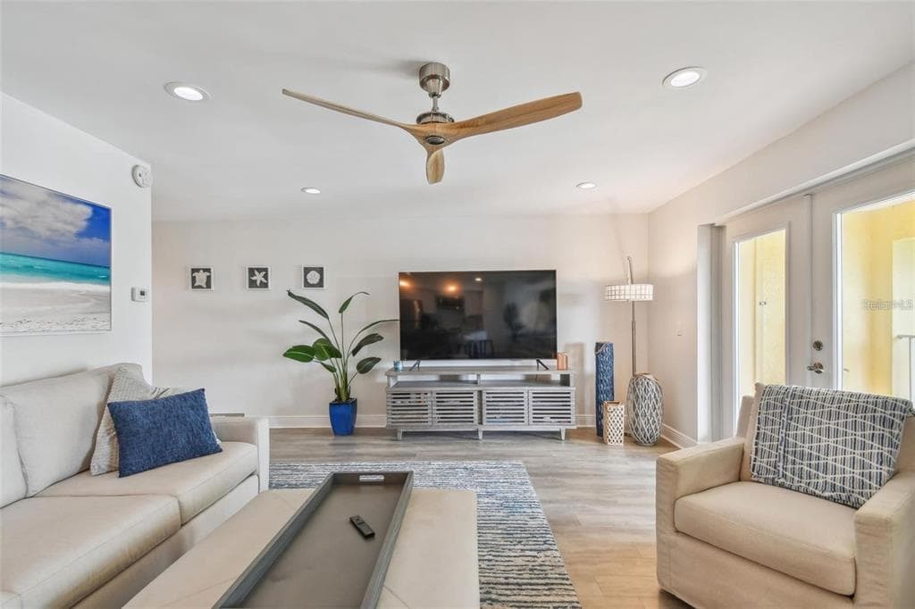 1125 PINELLAS BAYWAY S 302 photo 13