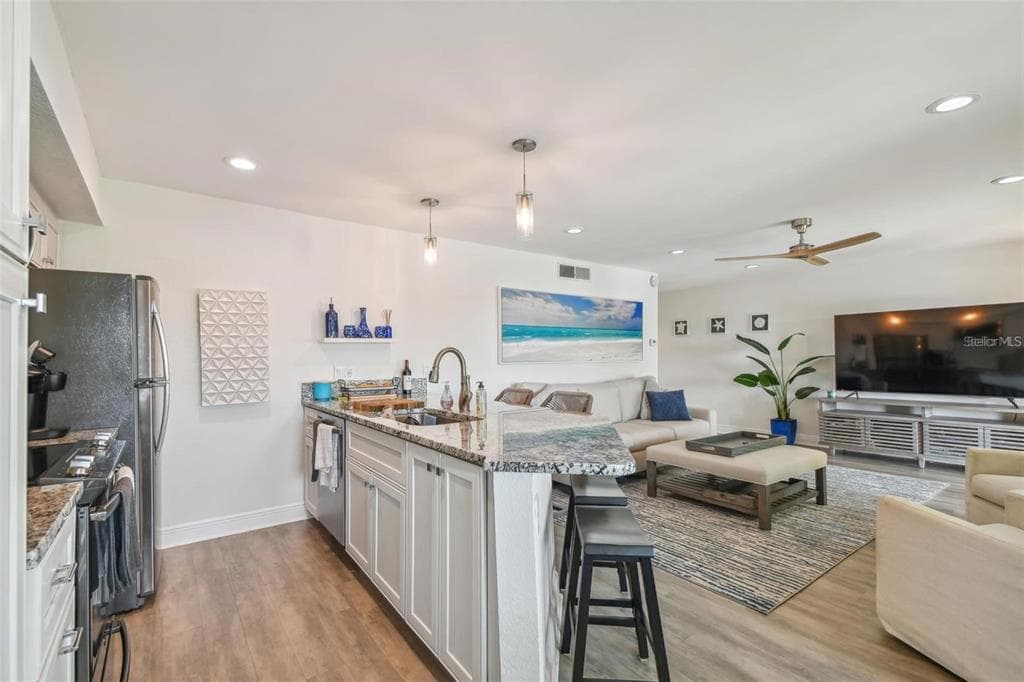 1125 PINELLAS BAYWAY S 302 photo 14