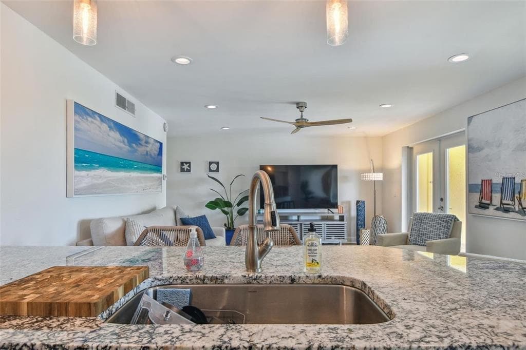 1125 PINELLAS BAYWAY S 302 photo 18