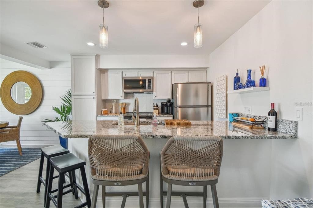 1125 PINELLAS BAYWAY S 302 photo 19