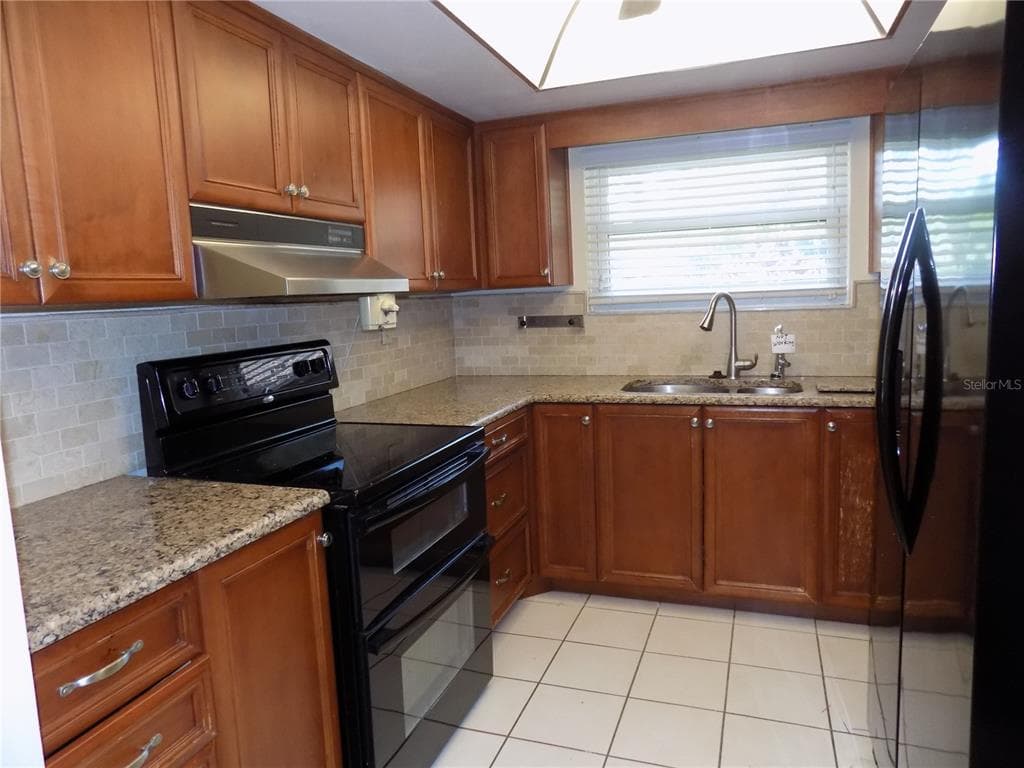 9663 86TH AVENUE 9663 photo 2