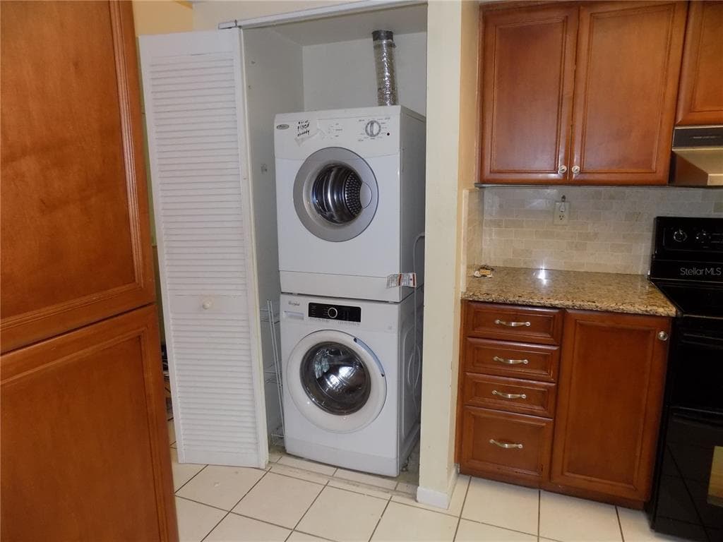 9663 86TH AVENUE 9663 photo 11