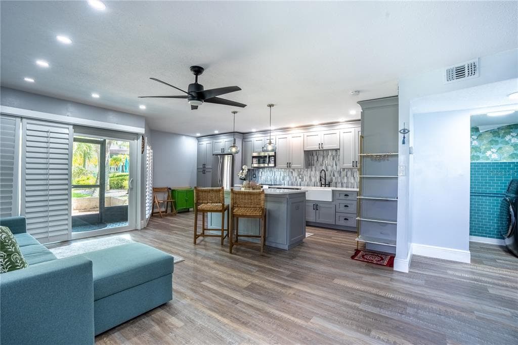 1005 S BAYSHORE BOULEVARD 102 photo 2