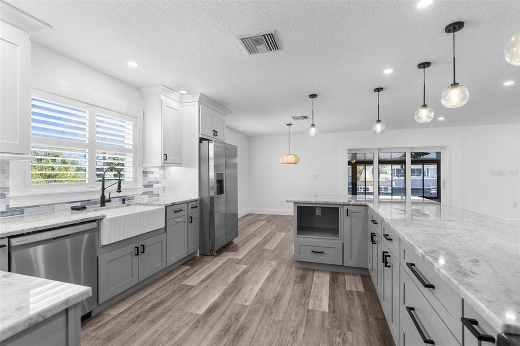 4390 6TH ISLE DRIVE photo 10
