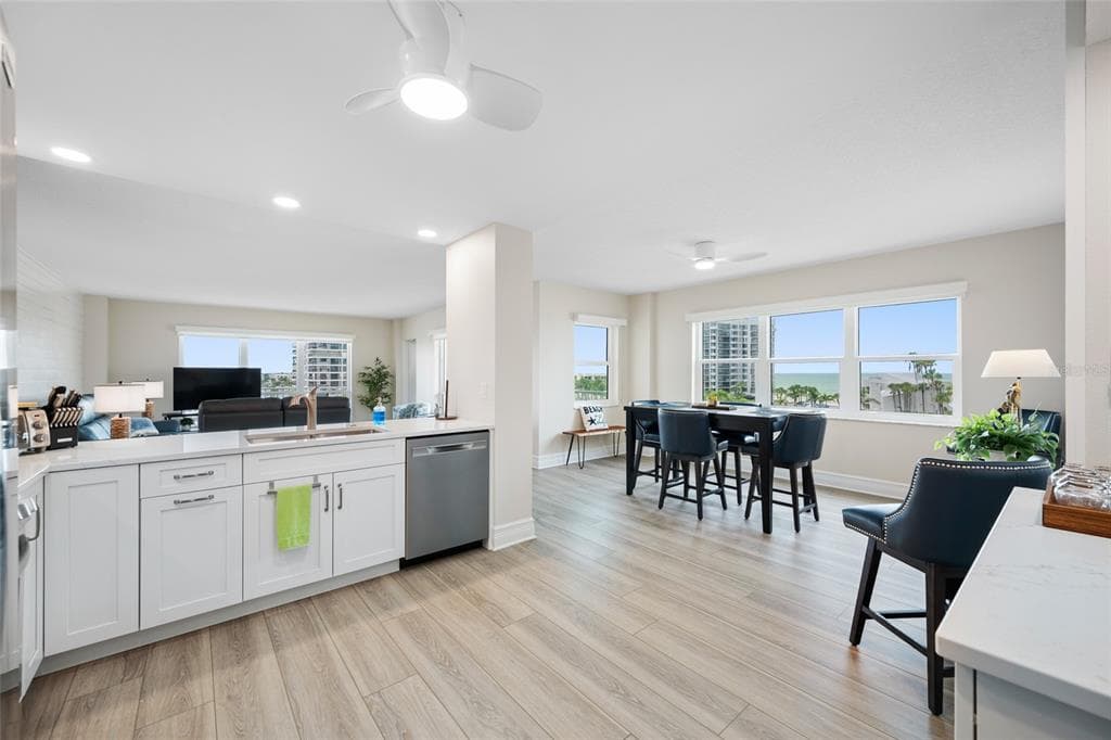 1621 GULF BOULEVARD 501 photo 16
