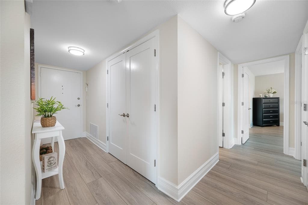 1621 GULF BOULEVARD 501 photo 12