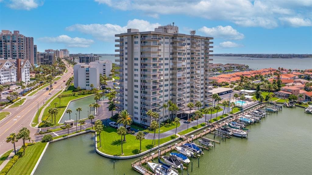 1621 GULF BOULEVARD 501 photo 1