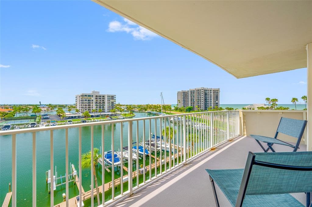1621 GULF BOULEVARD 501 photo 9