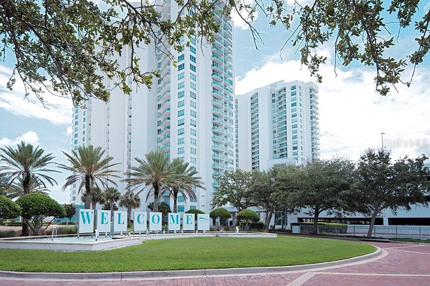 231 RIVERSIDE DRIVE 301-1 photo 6