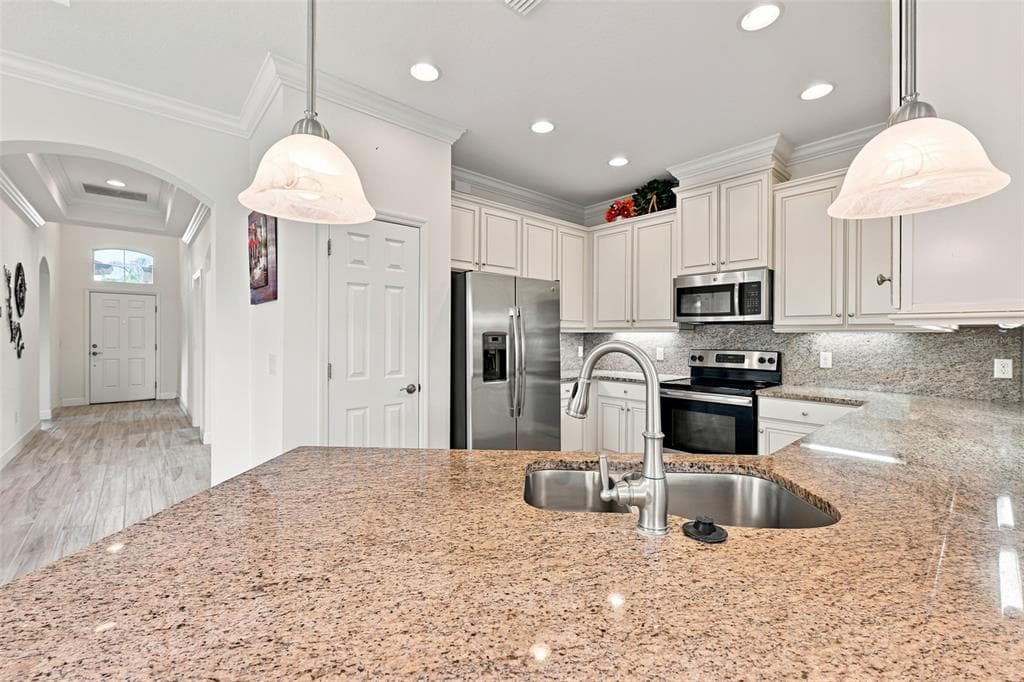 623 CHIPPER DRIVE photo 8