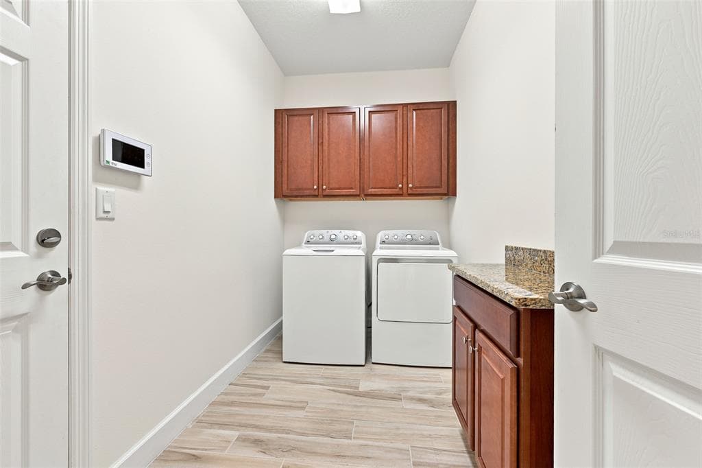 623 CHIPPER DRIVE photo 21