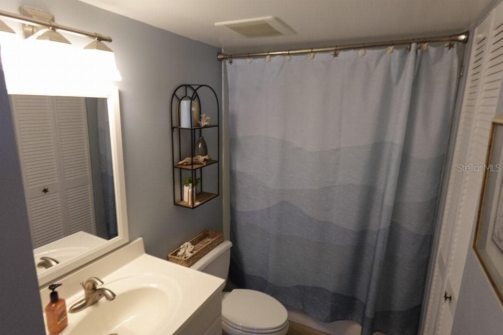 17920 GULF BOULEVARD 803 photo 24