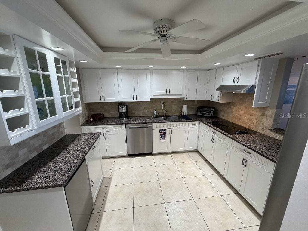 17920 GULF BOULEVARD 803 photo 10